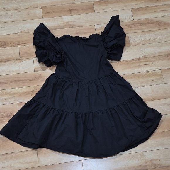 Chepe Dresses & Skirts - Chepe Women's Size Small Black Puff-Sleeve Dress
